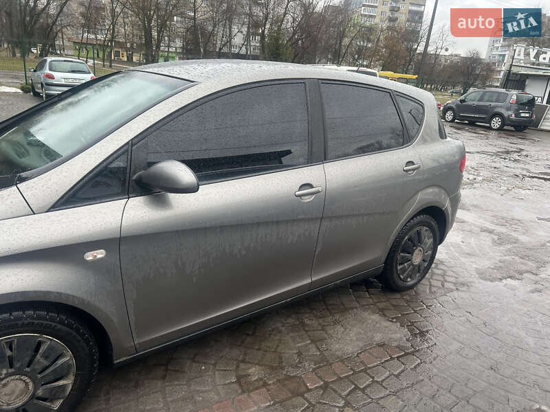Хэтчбек SEAT Toledo 2005 в Шептицькому