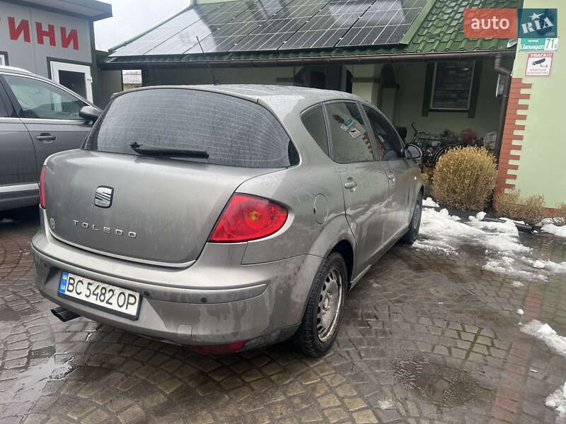 Хэтчбек SEAT Toledo 2005 в Шептицькому