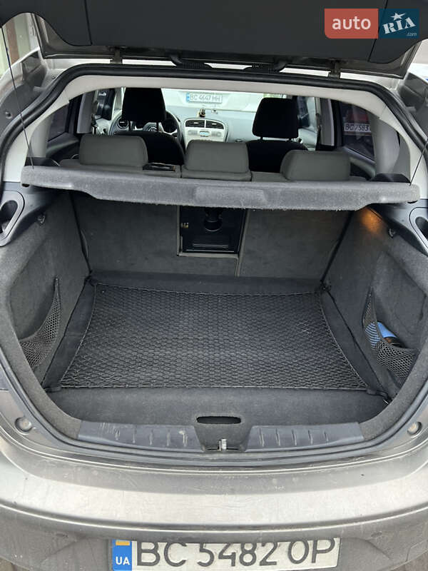 Хэтчбек SEAT Toledo 2005 в Шептицькому