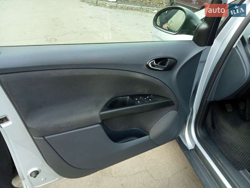 Хэтчбек SEAT Toledo 2008 в Киеве
