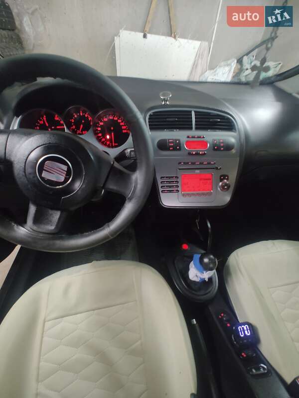 Хетчбек SEAT Toledo 2008 в Дніпрі