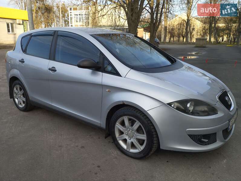 Хэтчбек SEAT Toledo 2008 в Каневе