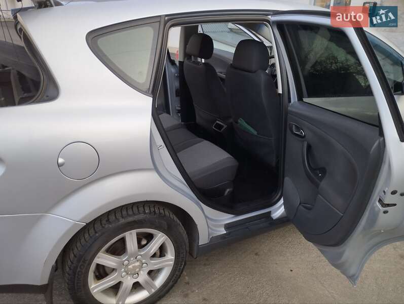 Хэтчбек SEAT Toledo 2008 в Каневе