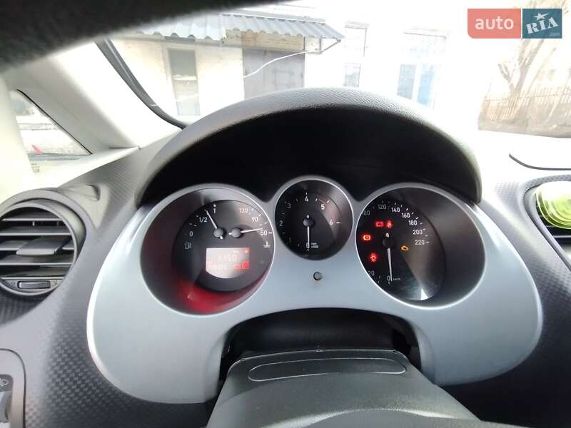 Хэтчбек SEAT Toledo 2008 в Каневе