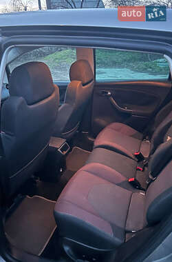 Хэтчбек SEAT Toledo 2005 в 