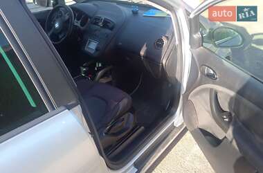 Хэтчбек SEAT Toledo 2005 в 