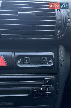 Седан SEAT Toledo 2004 в 