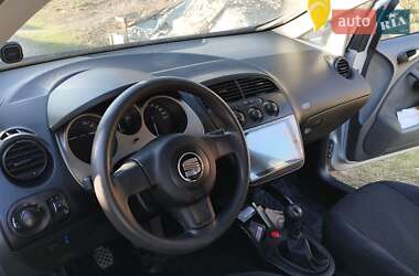 Хэтчбек SEAT Toledo 2005 в 