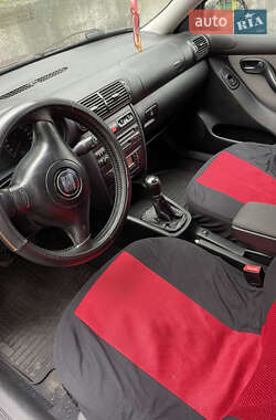Седан SEAT Toledo 2004 в 