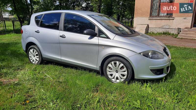 Хэтчбек SEAT Toledo 2008 в Калуше
