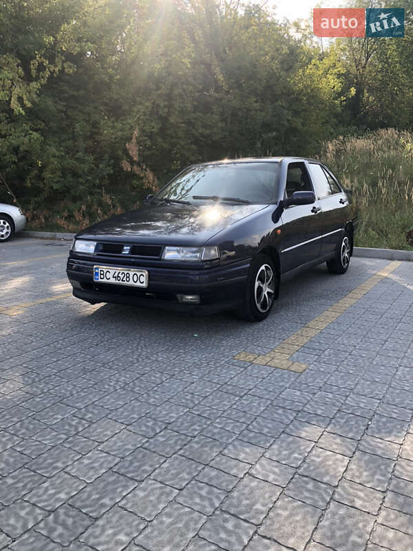 Седан SEAT Toledo 1992 в 
