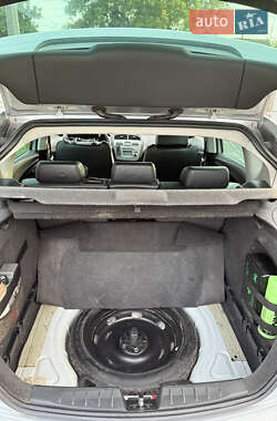 Хэтчбек SEAT Toledo 2005 в 