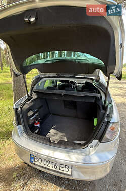 Хэтчбек SEAT Toledo 2005 в 