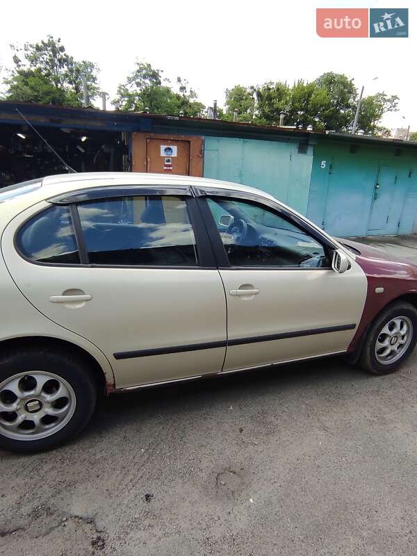 Седан SEAT Toledo 2003 в Києві