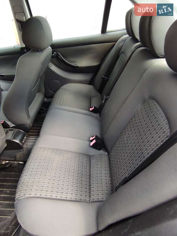 Седан SEAT Toledo 2003 в Києві