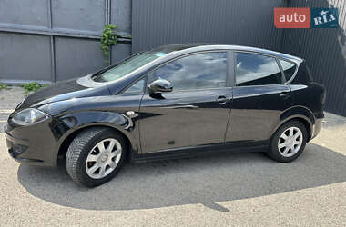 Хэтчбек SEAT Toledo 2005 в 