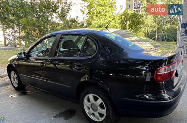 Седан SEAT Toledo 2000 в 