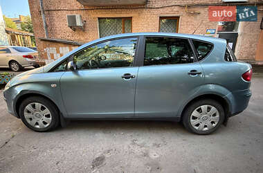 Хэтчбек SEAT Toledo 2005 в 