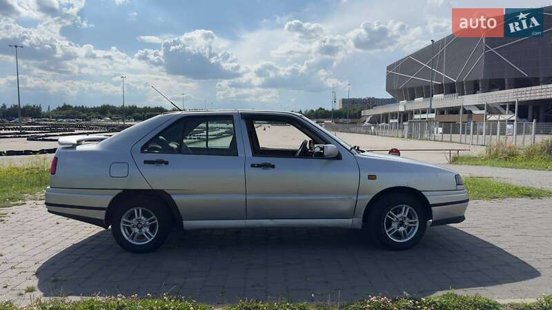 Седан SEAT Toledo 1994 в Львове
