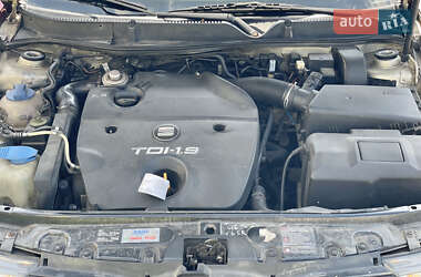 Седан SEAT Toledo 2003 в 