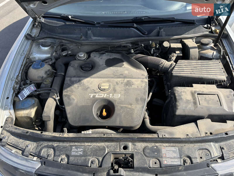 Седан SEAT Toledo 2001 в Звенигородці