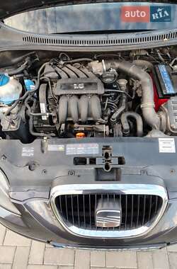 Хэтчбек SEAT Toledo 2005 в 