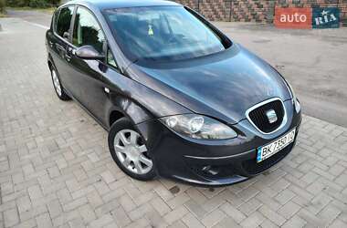 Хэтчбек SEAT Toledo 2005 в 