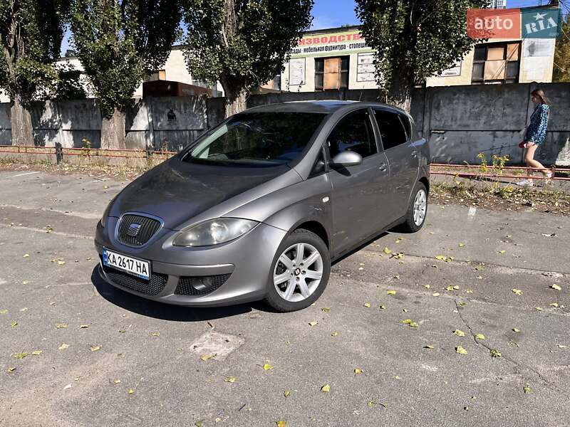 Хэтчбек SEAT Toledo 2004 в Киеве