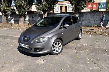Хэтчбек SEAT Toledo 2004 в 
