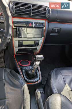 Седан SEAT Toledo 2004 в 
