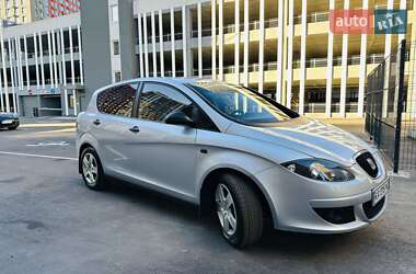 Хэтчбек SEAT Toledo 2006 в 