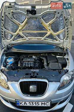 Хэтчбек SEAT Toledo 2006 в 