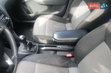 Лифтбек SEAT Toledo 2014 в 