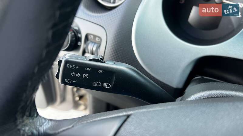 Хэтчбек SEAT Toledo 2006 в Киеве