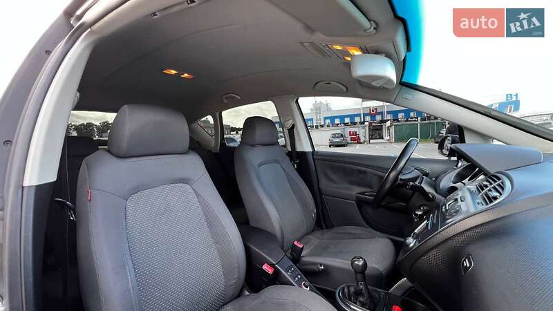 Хэтчбек SEAT Toledo 2006 в Киеве