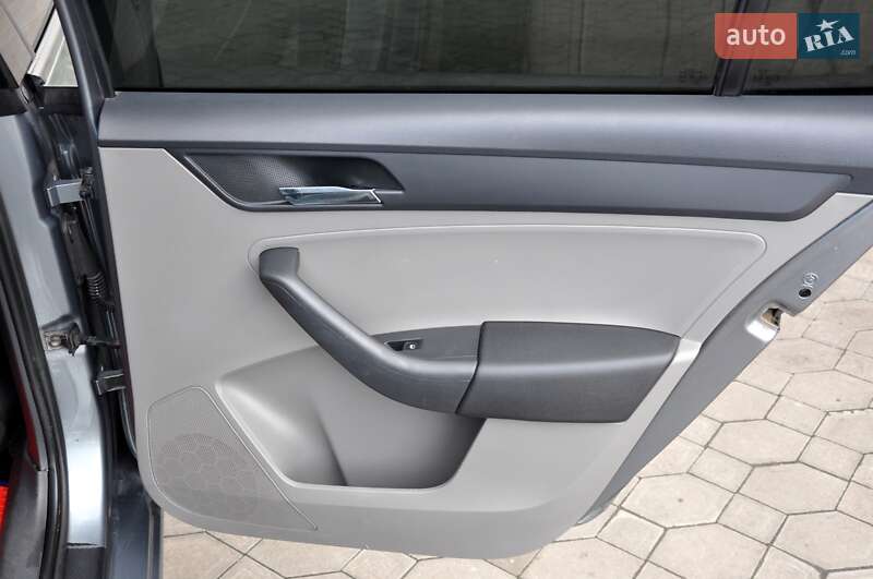 Ліфтбек SEAT Toledo 2013 в Львові фото 22 Ліфтбек SEAT Toledo 2013 в Львові