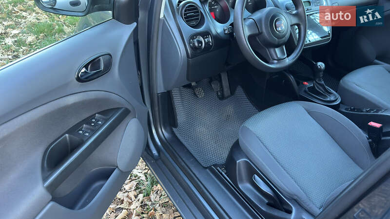 Хетчбек SEAT Toledo 2008 в Долині