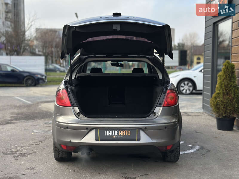 Хетчбек SEAT Toledo 2005 в Шептицькому фото 14 Хетчбек SEAT Toledo 2005 в Шептицькому