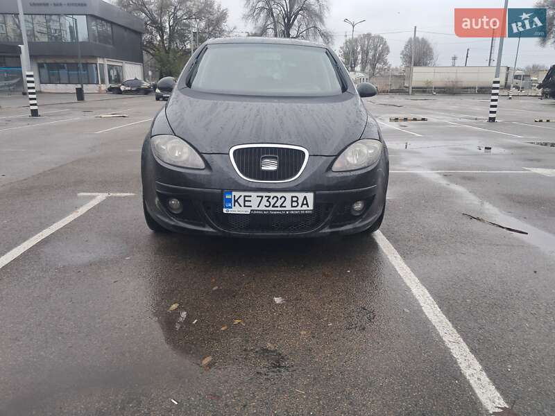 Хетчбек SEAT Toledo 2006 в Дніпрі