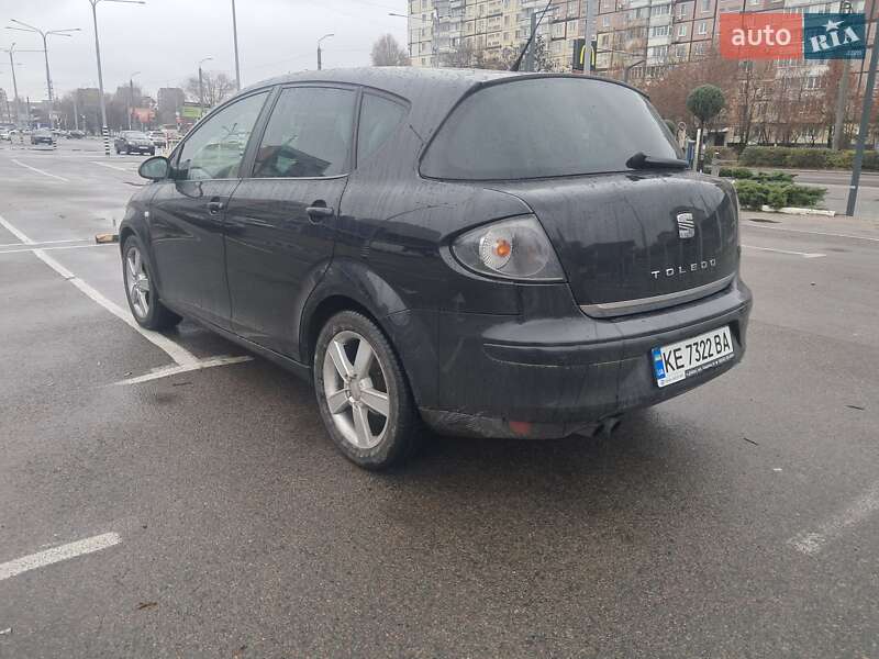 Хетчбек SEAT Toledo 2006 в Дніпрі