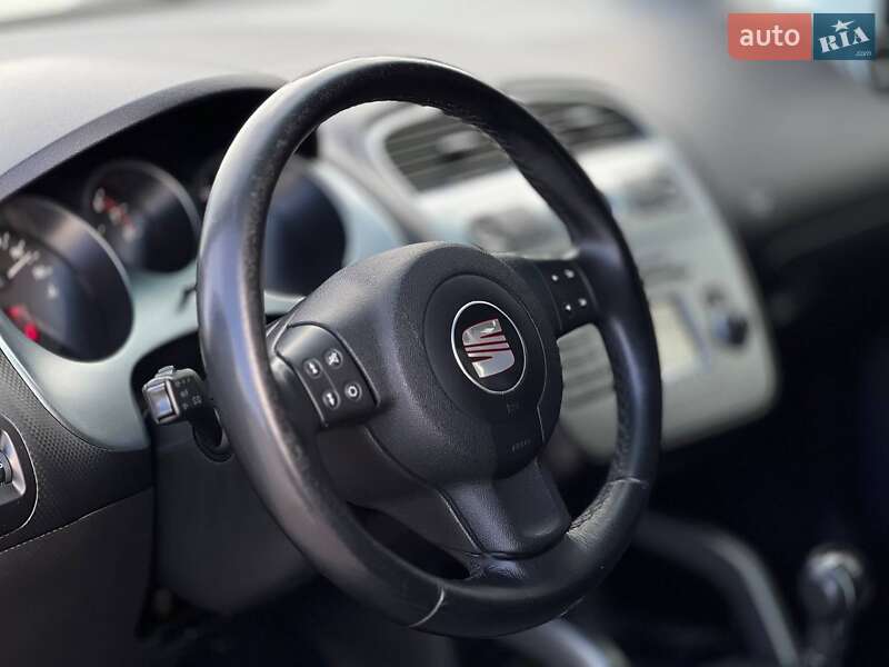 Хетчбек SEAT Toledo 2006 в Києві фото 14 Хетчбек SEAT Toledo 2006 в Києві