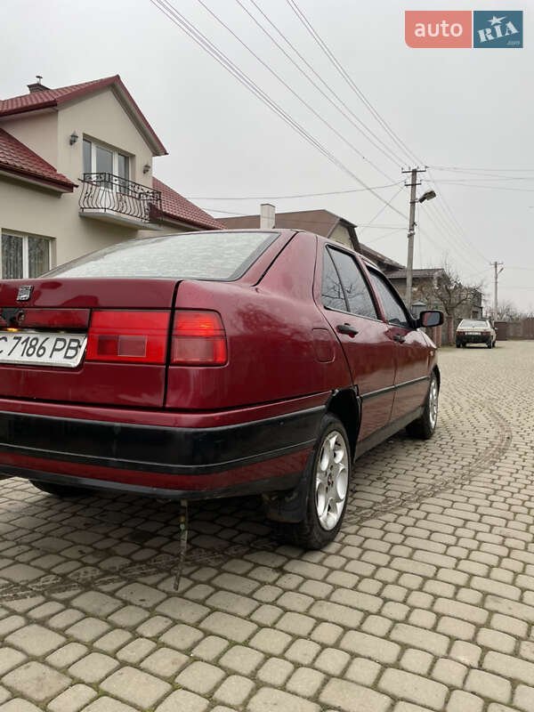 Седан SEAT Toledo 1993 в Рудки