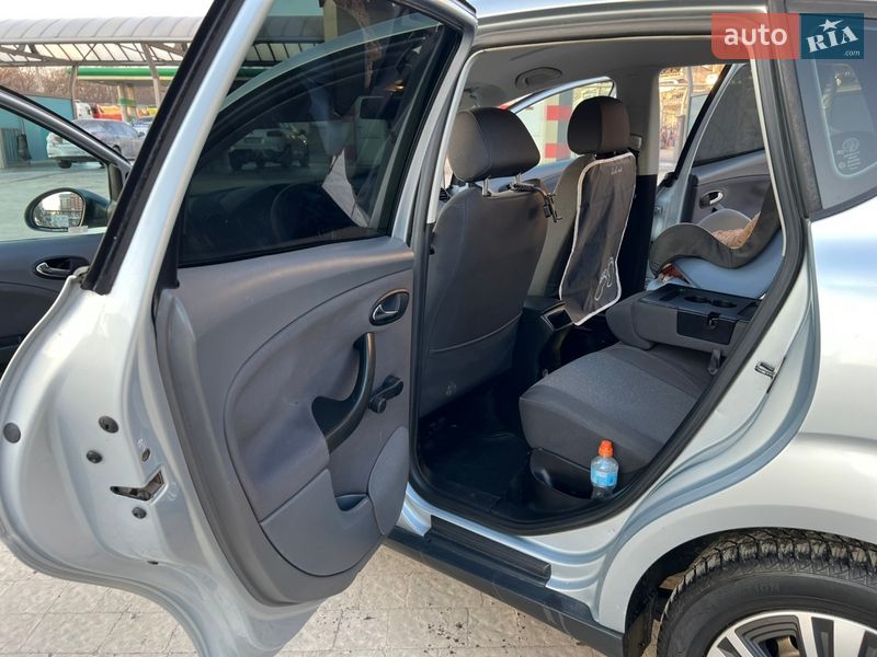 Хэтчбек SEAT Toledo 2004 в Тернополе