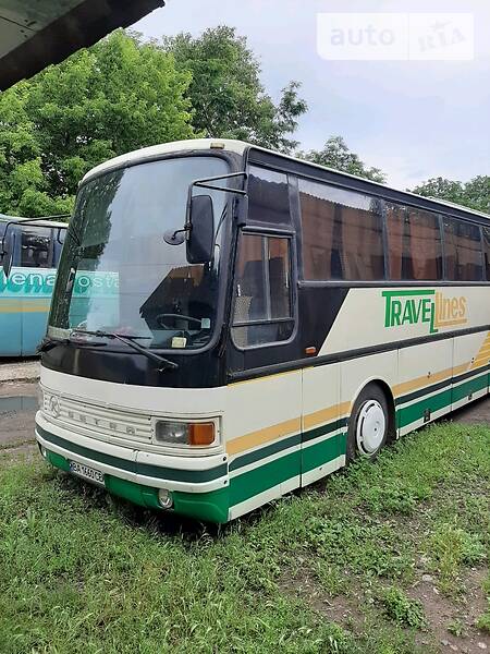 Setra S 215