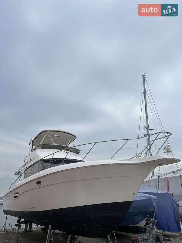 Моторная яхта Silverton 42 2002 в Одессе