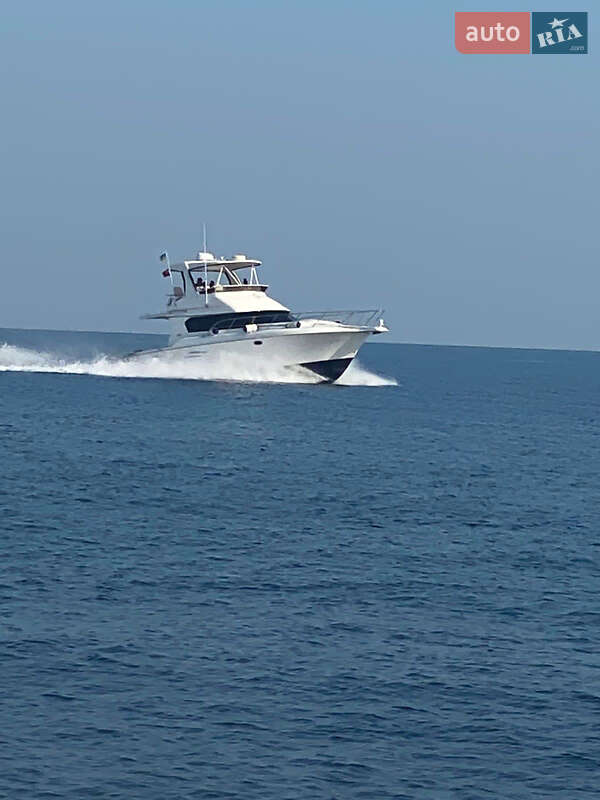 Моторная яхта Silverton 42 2002 в Одессе