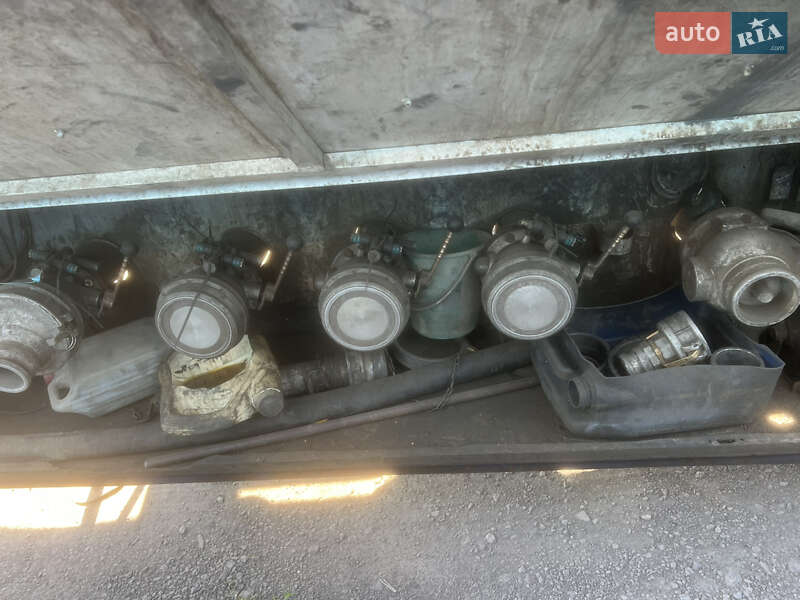 Цистерна полуприцеп Simatra NC-02 2001 в Каменском