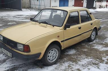 Седан Skoda 105 1987 в Шепетівці