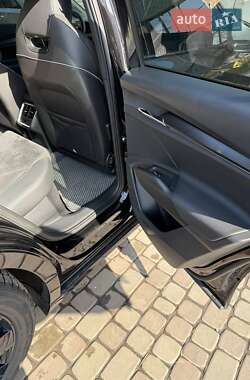 Внедорожник / Кроссовер Skoda Enyaq iV 2022 в 