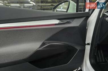 Позашляховик / Кросовер Skoda Enyaq iV 2021 в 